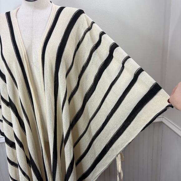 Torrid One Size Ruana Cardigan Sweater Ivory & Black Stripe Kimono Poncho Boho - Picture 7 of 12